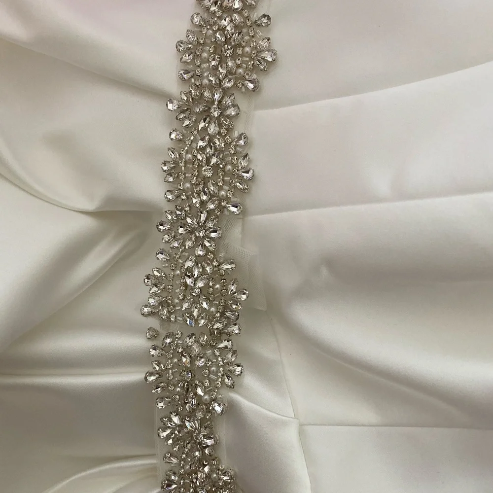 NEVER WORN BRIDAL BALL GOWN! - Picture 4 of 7